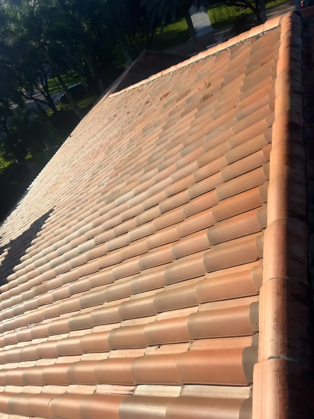 Clean clay tile roof on a Miami Beach residence
